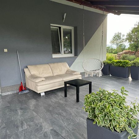 Apartment Tilia Otocsán Kültér fotó