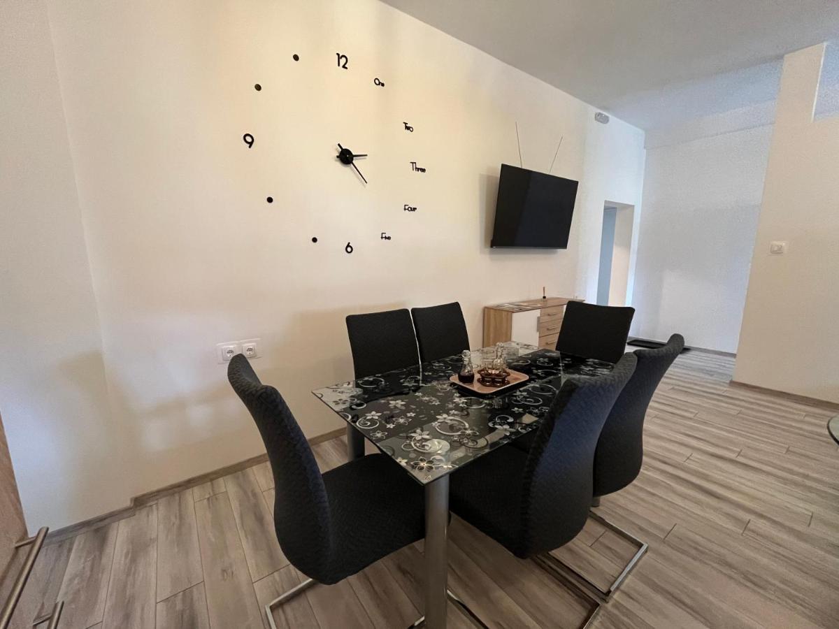 Apartment Tilia Otocsán Kültér fotó